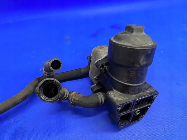 AUDI A4 A5 Q5 A6 2.0 TDI Öljynsuodattimen Perusta 03L115389E image 2