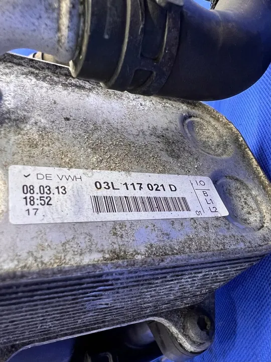 AUDI A4 A5 Q5 A6 2.0 TDI Öljynsuodattimen Perusta 03L115389E image 5