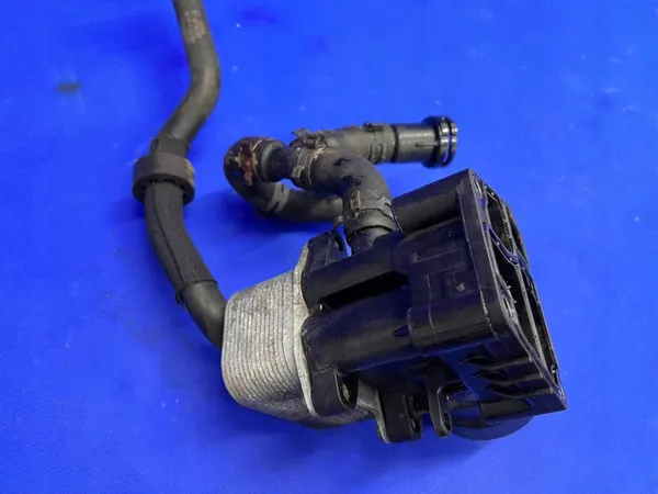 AUDI A4 A5 Q5 A6 2.0 TDI Öljynsuodattimen Perusta 03L115389E image 6