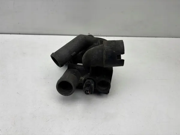 Audi termostaatin kotelo OEM 022121121E - Käytetty image 3