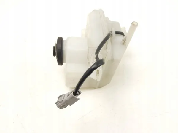 Toyota Bromsvätskebehållare OEM 8L23 - Begagnad image 7