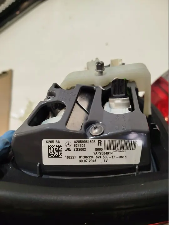 Achterlichten Mercedes W205 Pre-Facelift Kombi OEM image 10