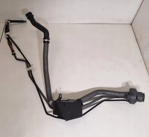 Toyota Prius Plus brandstofvulhals OEM TOYOTAPRIUSPLUSRURAWLEWUPALIWA image 5