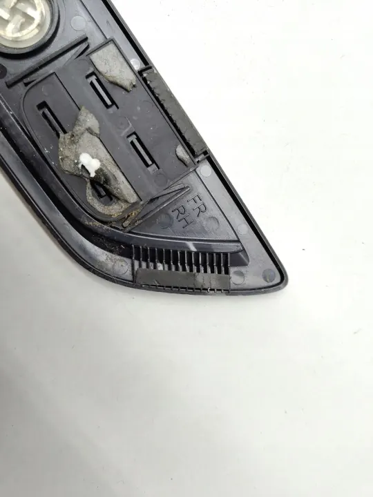 Mazda CX-5 framdörrströskelskydd OEM K123V1370 image 10