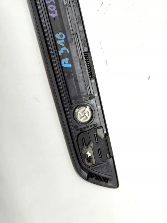 Mazda CX-5 framdörrströskelskydd OEM K123V1370 image 9