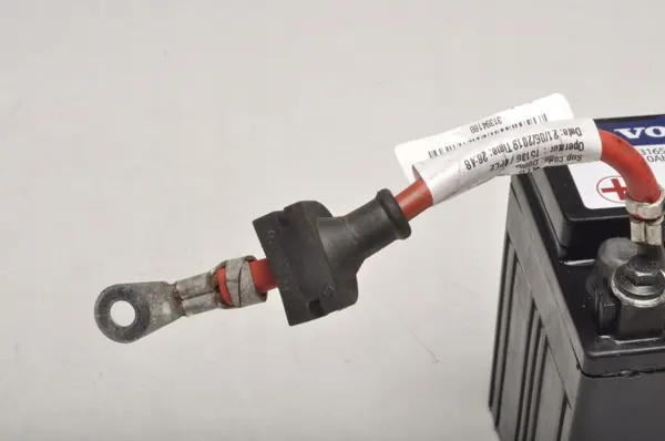 Batería auxiliar Start Stop Volvo OEM 31652780 10Ah image 4
