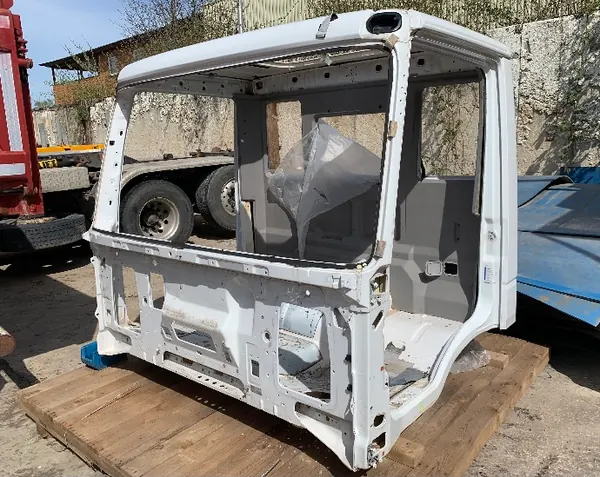 Gebruikte Iveco OE cabine voor Eurocargo Euro 6 2021 image 2