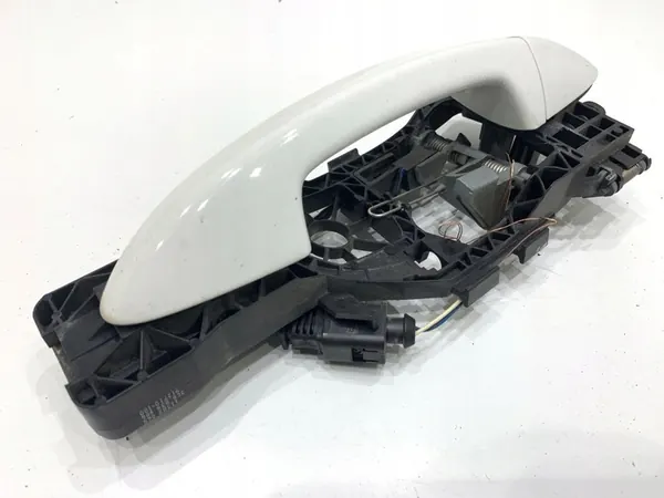 Ulko-oven kahva etu oikea VW CC B7 2011-2016 3C8839886 image 2