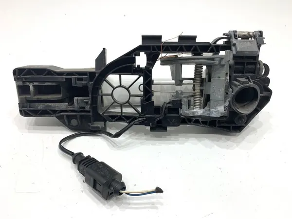 Ulko-oven kahva etu oikea VW CC B7 2011-2016 3C8839886 image 3