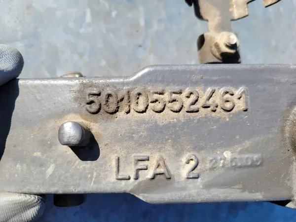 Volvo FE Ohjaamon Lukko Taka Vasen Ripustus Kiinnitys image 4