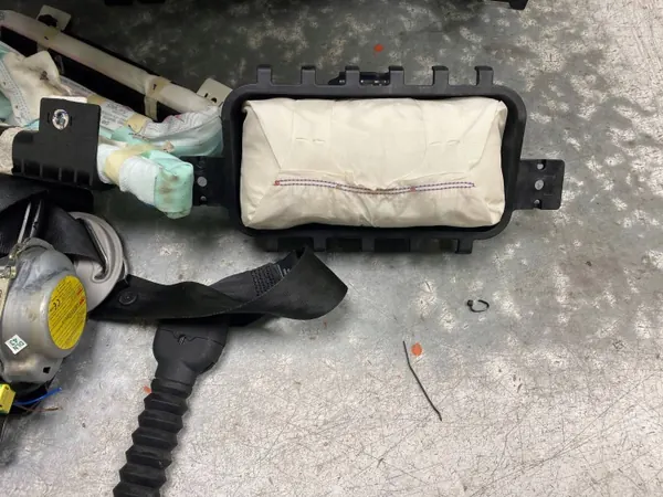 Kia Picanto III instrumentpanel airbag-konsoll OEM 84710G6201BILI image 5