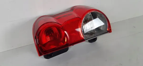 NISSAN NV200 Luz Trasera Izquierda 26550BJ00A image 3