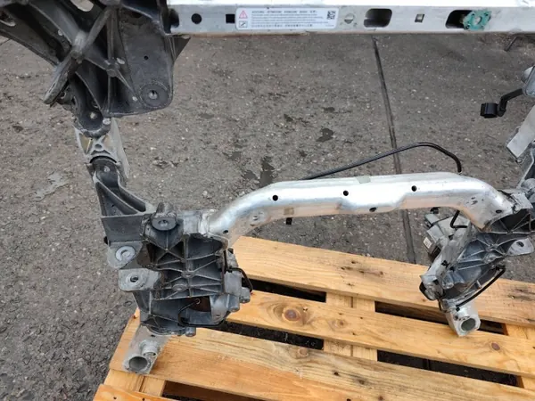 BMW Voorasdrager OEM RCD24272 - Gebruikt image 6
