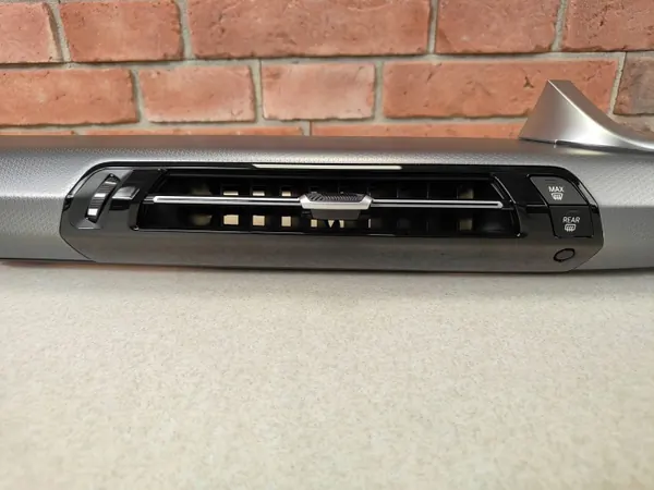 OEM 9638715 BMW X1/X2 Hexacube Alumiini Koristelistat image 4