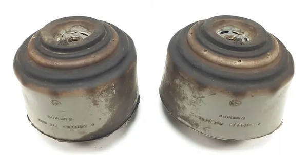 Moottorin tuki Mercedes W209 2.6 V6 A2032411113 image 4