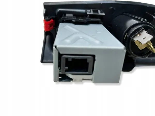 OEM OYT27096 Cache Allume-Cigare USB-C pour Corolla image 3