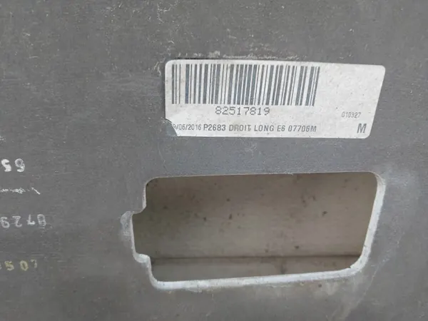 Spoiler Interessieu OEM 82517819 pour Renault T Range image 4