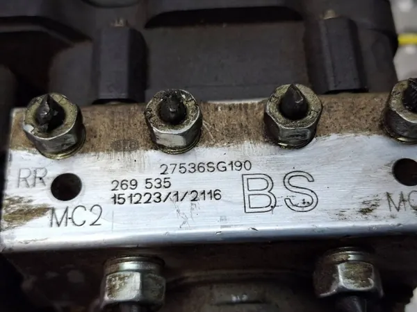 Pompe ABS OEM S25154839 pour Subaru - Contrôleur image 5
