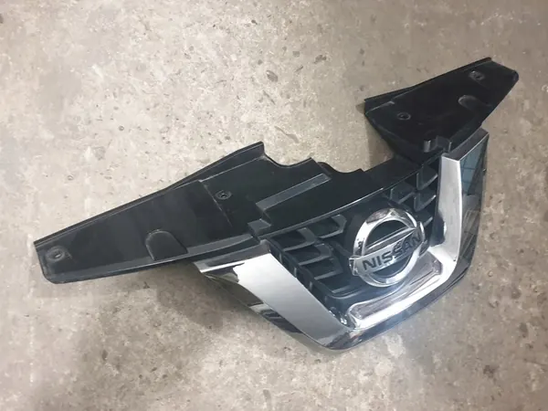 Nissan Juke F15 Front Grill OEM 62072-BV80A image 3