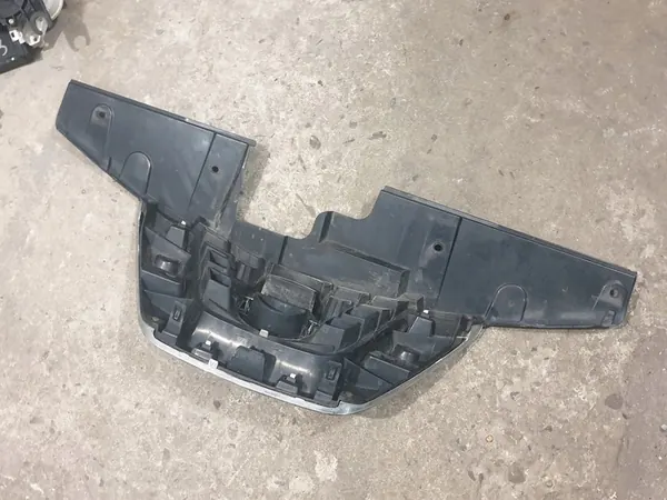 Nissan Juke F15 Front Grill OEM 62072-BV80A image 4
