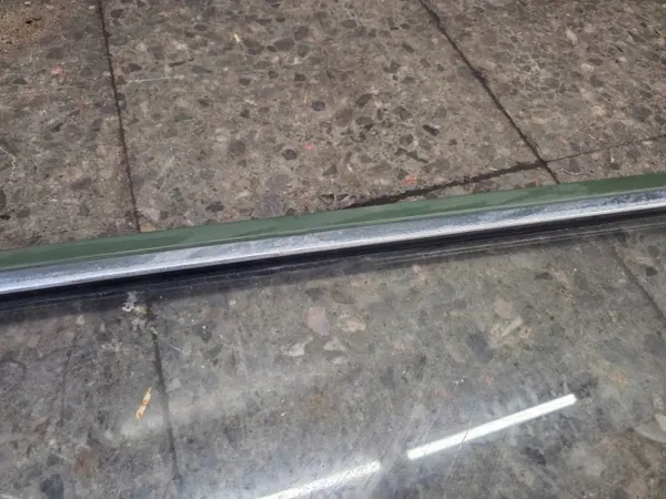Vitre arrière droite pour Mercedes W123 Break image 8