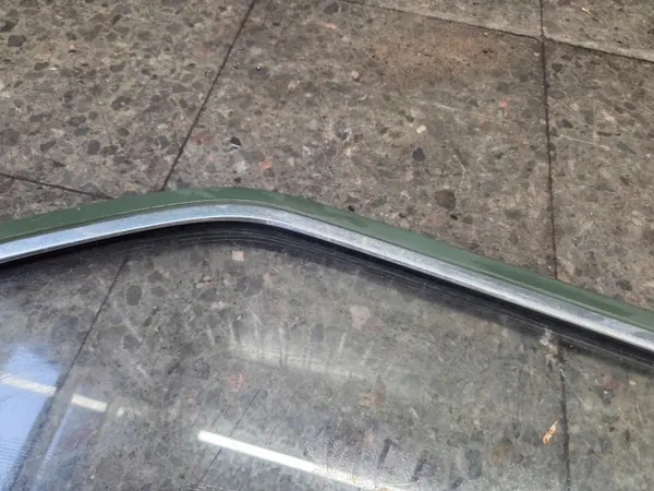 Vitre arrière droite pour Mercedes W123 Break image 9