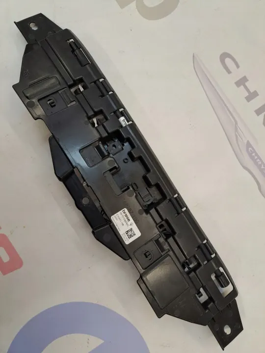 Bakluckesensor OEM 06701090490 för Maserati Levante image 2