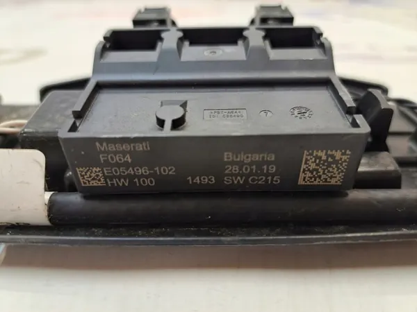 Bakluckesensor OEM 06701090490 för Maserati Levante image 3