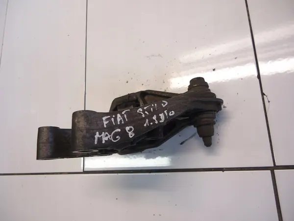 FIAT STILO 1.9JTD Vaihteiston Tuki 46789378 image 3