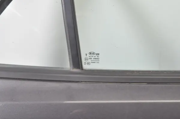 KIA OEM 125 Rechte Hintertür Komplett 5D HB image 7