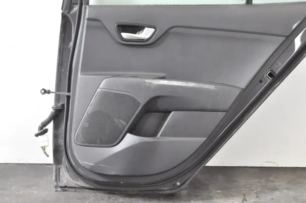 KIA OEM 125 Rechte Hintertür Komplett 5D HB image 9