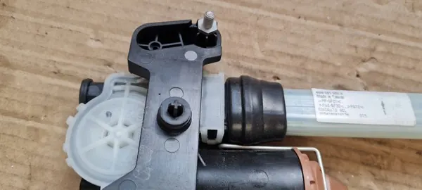 Audi SQ8/RSQ8/Q8 Höger bakdörr rullmekanism OEM 4M8861952A image 9