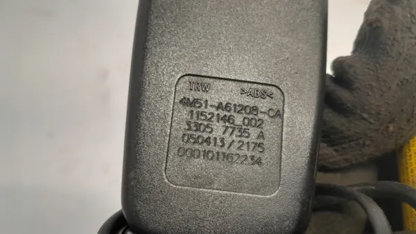 Ford Focus MK2 oikea etuhihnapingotin OEM 4M51A61208CA image 3