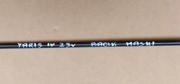 Support de capot Toyota Yaris IV OEM PODPORA MASKI image 3