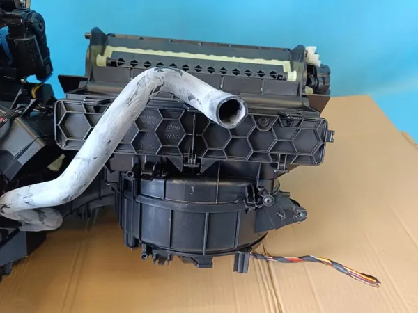 OEM 5WB816001B Verwarming voor VW Tiguan II 2 Lift 1.5 TSI image 4