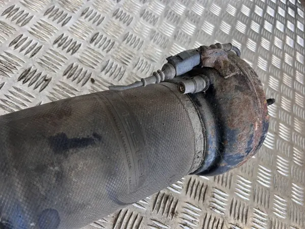 Ilmatuki etu oikea OEM 12345 Audi A8 S8 D4 image 7
