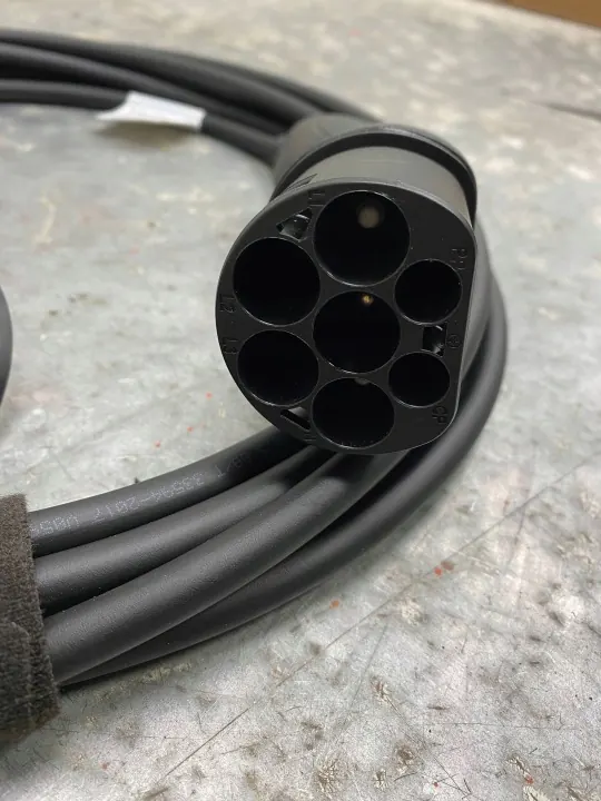 Câble chargeur Volvo OEM 32324602 pour XC60 XC90 image 4