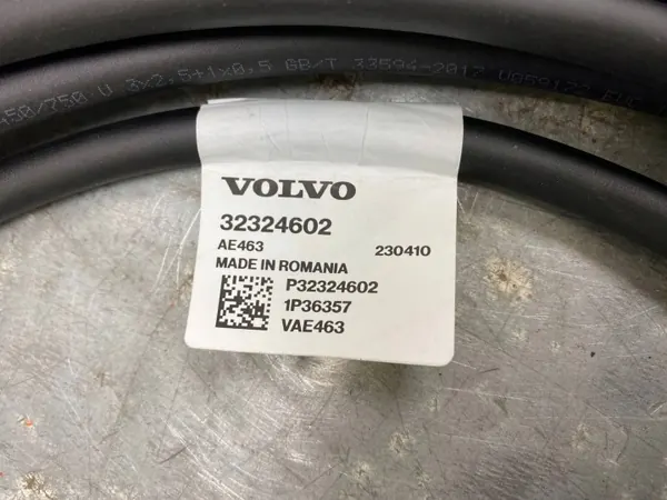 Câble chargeur Volvo OEM 32324602 pour XC60 XC90 image 5