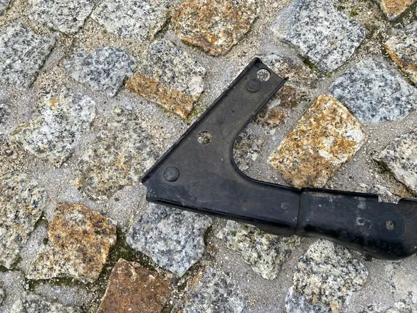 AUDI A5 8T Soporte Guardabarros Izquierdo 8T0821135G OEM image 3