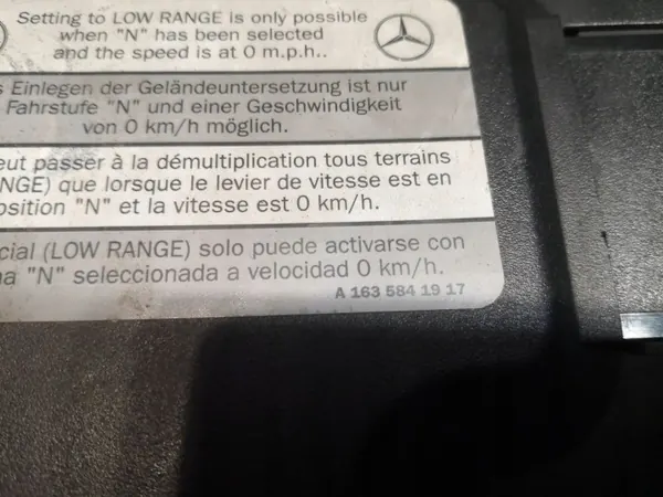 Accoudoir console OEM 1635841917 Mercedes ML W163 image 4