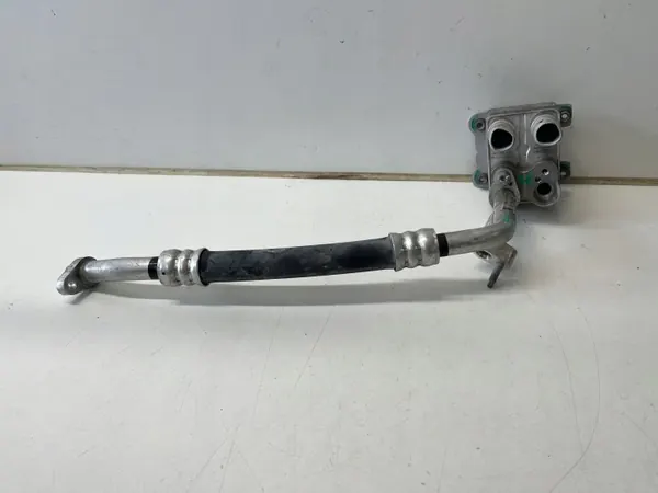 VW Multivan T7 Oliekoeler OEM 4M0816115A - Gebruikt image 2
