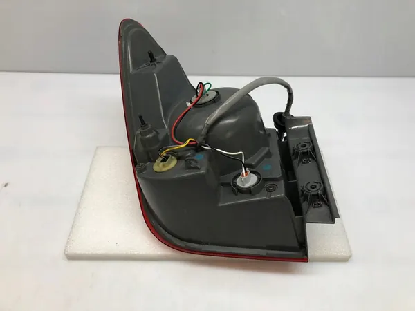 Luz trasera derecha Chevrolet Cruze image 5