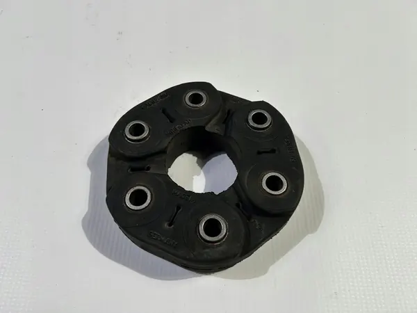 Accouplement de transmission en caoutchouc Chevrolet Camaro SS 6.2 2009- image 1