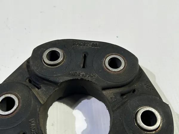 Accouplement de transmission en caoutchouc Chevrolet Camaro SS 6.2 2009- image 3