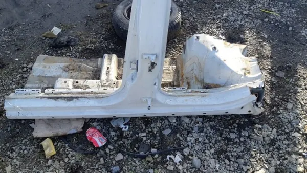 Pilier de Porte Gauche Seat Arona OEM 548489858 image 2