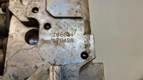 Bloco de válvula de suspensão pneumática Mercedes-Benz GL X166 2014 OEM image 7