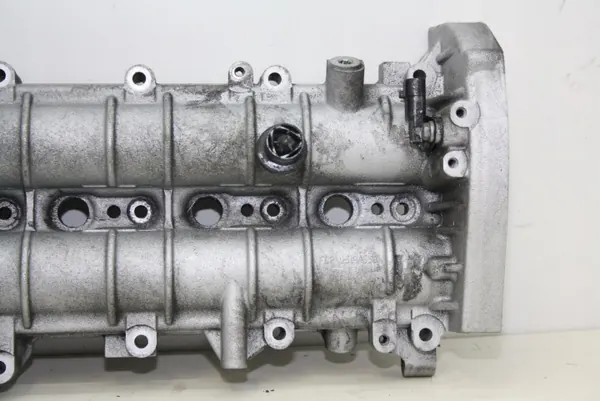 Couvercle d'arbre à cames OEM 55194358 Alfa Romeo 159 1.9 JTDM image 3