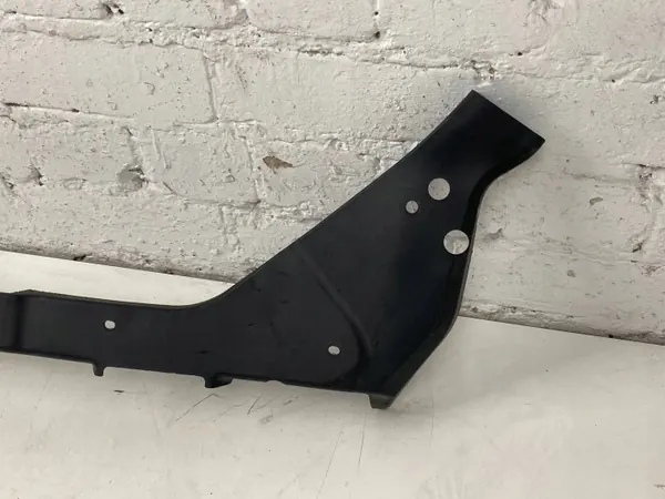 Volvo S60 Vordersitzgurtabdeckung OEM 32245390 image 4