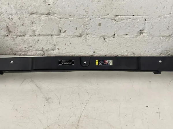 Volvo S60 Vordersitzgurtabdeckung OEM 32245390 image 5