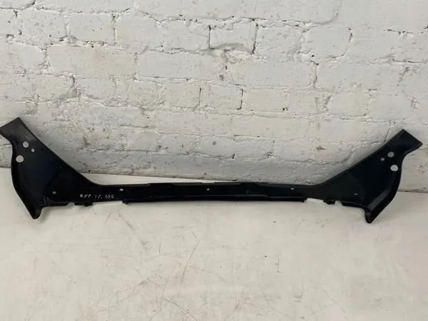 Volvo S60 Vordersitzgurtabdeckung OEM 32245390 image 8